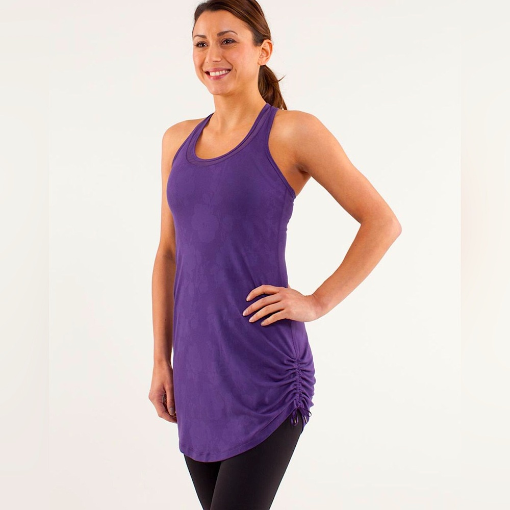 Lululemon It's a Cinch Dress *Jacquard
in Grape. 
Size 8. 
Pristine Condition.